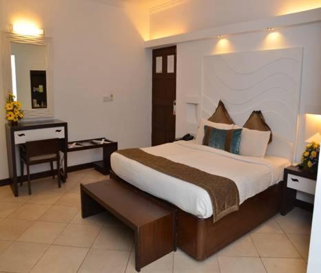 Sonesta Inns Beach Resort - Candolim Beach Кандолим Экстерьер фото