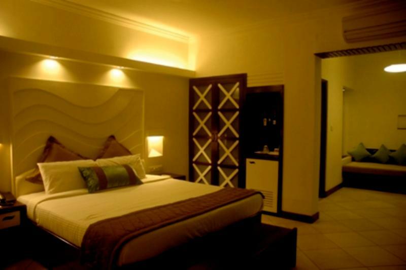 Sonesta Inns Beach Resort - Candolim Beach Экстерьер фото